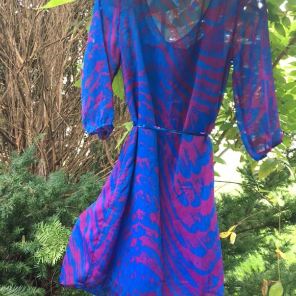 Stunning, Vibrant ,NWOT, Express, Shift Dress XS. - Picture 9 of 11